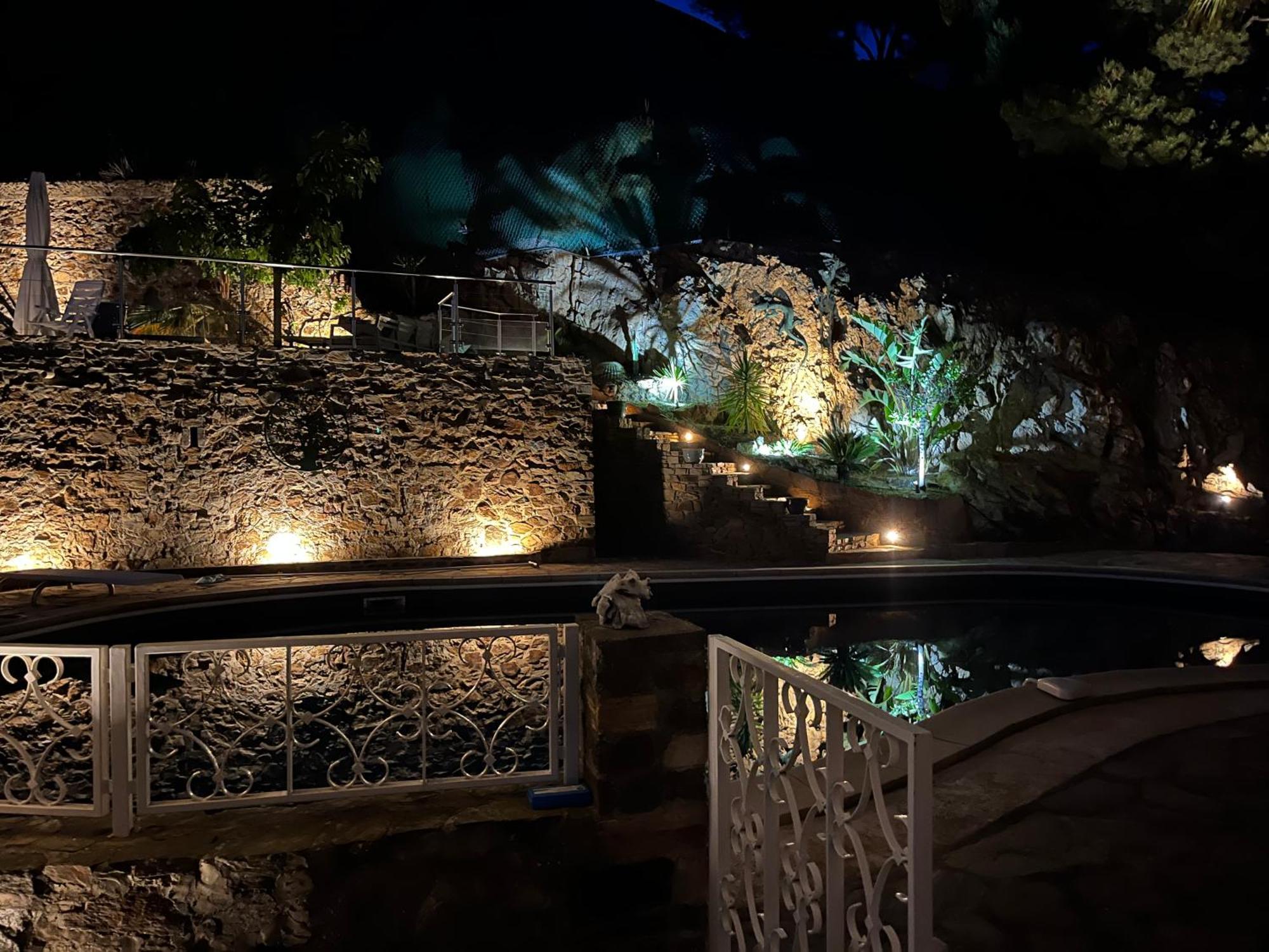 Meuble Tourisme 4*, Les Pieds Dans L'Eau, Villa Las Palmeras La Londe-les-Maures Luaran gambar
